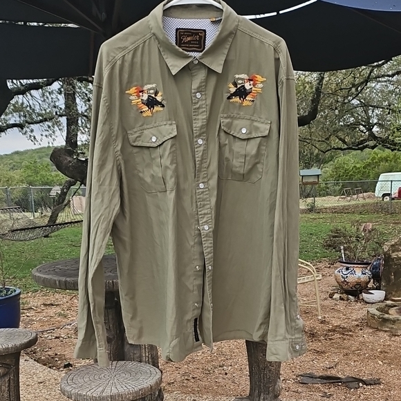 Howler Brothers Other - Howler Bros. Gaucho vented quick dry Khaki pearl snapshirt Embroidered Eagles XL